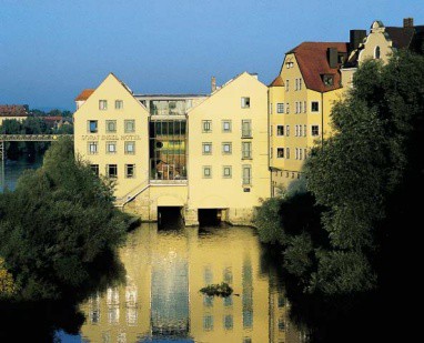 SORAT Insel-Hotel Regensburg: Вид снаружи