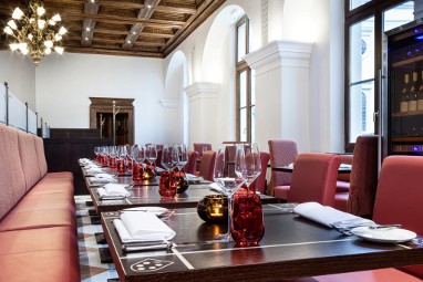 Living Hotel De Medici: Restoran