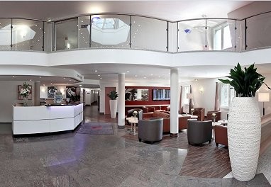 H+ Hotel Leipzig: Lobby