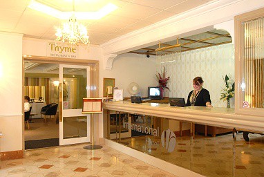 International Hotel: Lobby