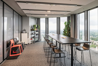 Design Offices München Highlight Towers: Sala na spotkanie