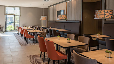 Hampton by Hilton Freiburg: Restaurant