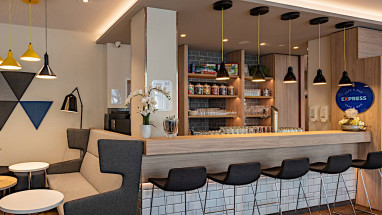 Holiday Inn Express Offenbach: Bar/Lounge