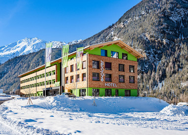 Explorer Hotel Stubaital: Außenansicht